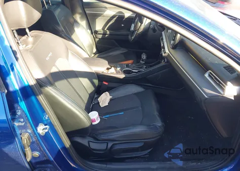 2021 Kia K5 Gt-Line z USA, uszkodzony, nr VIN 5XXG64J20MG060384